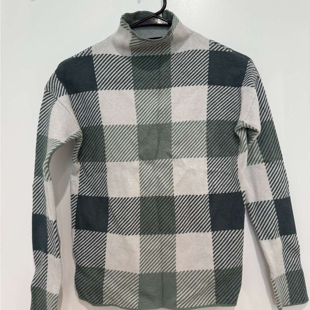 Women’s Green and White Checkered Sweater